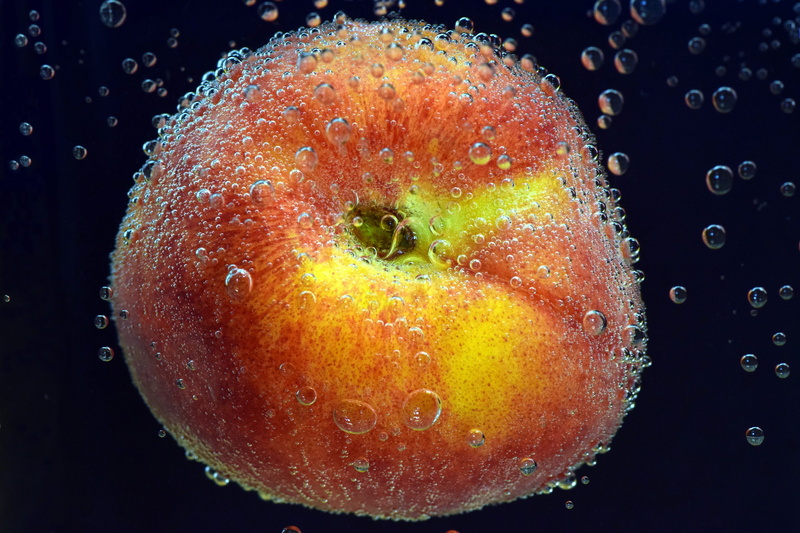 gut, juicy, wellbeing, drop, wet, food, diving, bubbly, macro, Peach, tastes, air bubbles, healthy Eating, no people, yellow, about, summer, indoors, studio shot