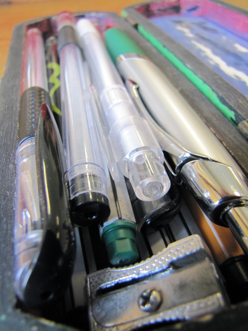close-up, bottle, in a row, side by side, 4K, science, choice, pens, high angle view, variation, pencil, still life, large group of objects, selective focus