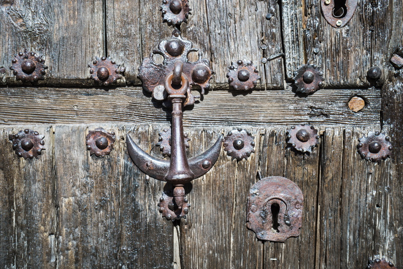 knocker, day, bolt, textured, anchor, backgrounds, wood - material, close-up, old door, metal, house, iron, brass, closed, rustic, no people, pattern, aldaba