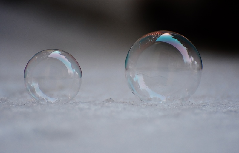 purity, day, still life, 1080P, indoors, soap bubble, colorful, float, fragility, glass - material, nature, simplicity, soapy water, make soap bubbles
