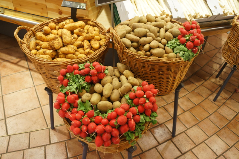vegetable, ripe, fruit, fresh, vegetables, healthy eating, abundance, wicker, flooring, street market, wellbeing, for sale, healthy, container, high angle view