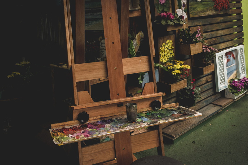 nature, art, freshness, container, easel, ink, beauty, day, flowering plant, rack, trestle, 4K, flower, potted plant, architecture, choice, wood - material