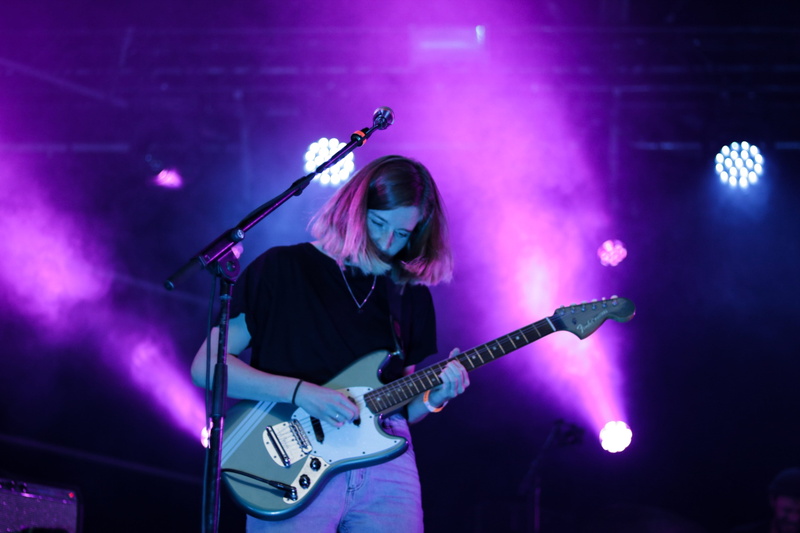 music, singing, fender, woman, event, electric guitar, illuminated, pink, hairstyle, album 1, fire, girl, musical equipment, popular music concert, musician