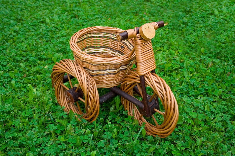 creativity, craft, wood - material, field, nature, trike, rope, green, 720P, bike, isolated, outdoors, high angle view, woven, grass, growth, plant, land