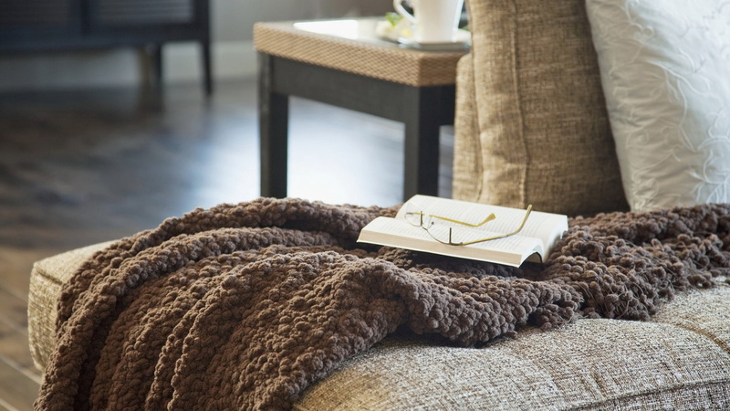 furniture, clothing, close-up, comfortable, 1080P, laminate, brown, bed, lifestyles, no People, hotel, bedroom, living Room, cushion, seat, interior, indoors