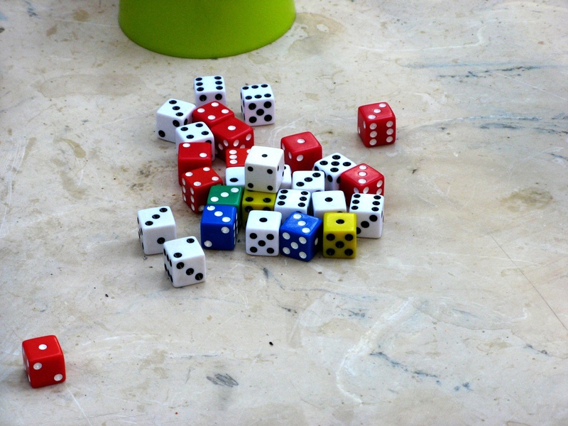 play, 3d, no people, flooring, group of objects, colorful, gamble, red, relaxation, 2K, leisure games, large group of objects, luck, game, arts culture and entertainment