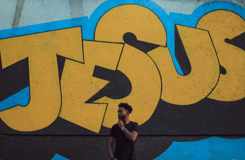 bord, jesus saves sign, side, success, business Person, portrait, 4K, sign, painting, outdoors, graffiti, jesus, wall, one Person, businessman, street art