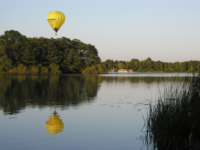 water, transportation, reflection, balloon, tranquil scene, no people, water reflection, 1080P, borde holmer lake, scenics - nature, tree, sky, hot Air Balloon