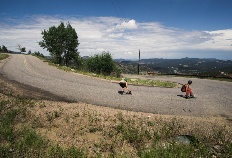 longboard, bording, nature, men, 5K, two, two people, cloud - sky, real people, mens, slope, road, forest, mountain road, longboards, sky, lifestyles