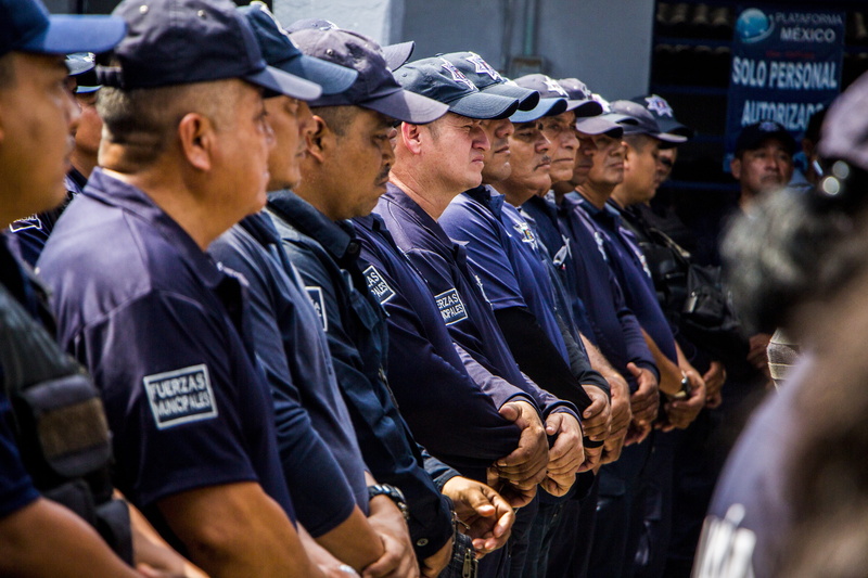chief, 5K, government, side view, law, crowd, violence, shoot, surveillance, group of people, day, police, waist up, looking, guard, insurance, monitoring