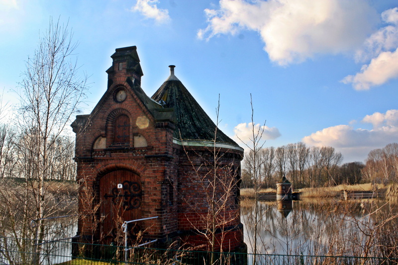 plant, 4K, museum, water storage, winter, history, no people, religion, the past, nature, water art, tree, place of worship, bare tree, hamburgensien