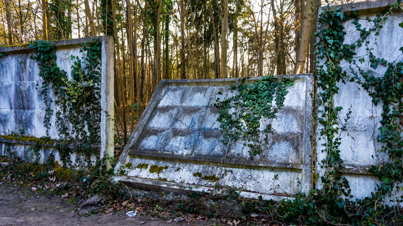 wall - building feature, break up, deterioration, bad condition, outer wall, old, no people, day, nature, ruined, obsolete, decline, broken, architecture