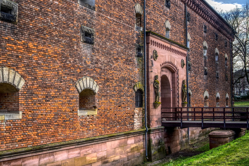 day, brick, fortress, window, plant, goal, nature, input, hauswand, high dynamic range, built structure, wooden bridge, contrast, archway, 5K, places of interest