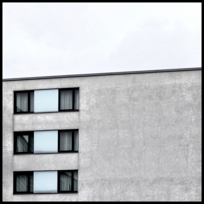 clear sky, transfer print, 720P, nature, building exterior, concrete, hauswand, window, city, day, auto post production filter, wall, built structure