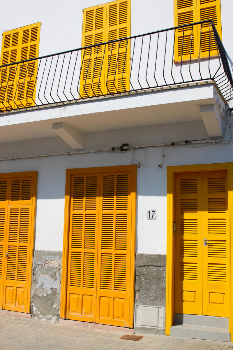 hauswand, industry, snow, facade, window, architecture, low angle view, yellow, day, door, outdoors, text, entrance, 4K, exterior, built structure, closed