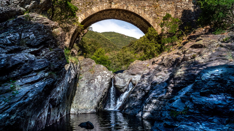 summer, outdoors, ardeche, water, ardèche, waterfall, cevennes, landscape, arch bridge, bridge, france, architecture, solid, motion, vacations, tree, beauty in nature