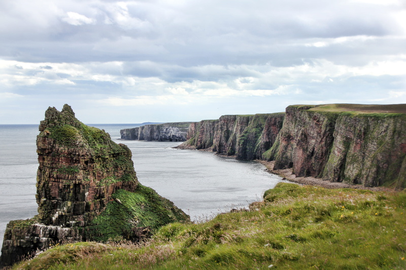 beauty in nature, non-urban scene, land, no people, 4K, rock, scotland, beautiful, outdoors, scenics - nature, cloud - sky, duncansby head, grass, tranquility