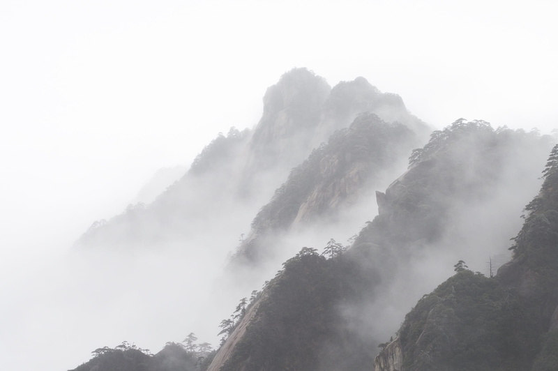 gray, no people, huangshan, day, non-urban scene, sky, foggy road, 1080P, tree, aerial photography, environment, winter, nature, a surname mist, mountain range