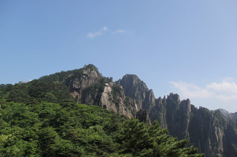 beauty in nature, rock - object, mountain, mountain range, non-urban scene, Scenery, rock, travel destinations, land, the scenery, sky, cliff, pine woodland
