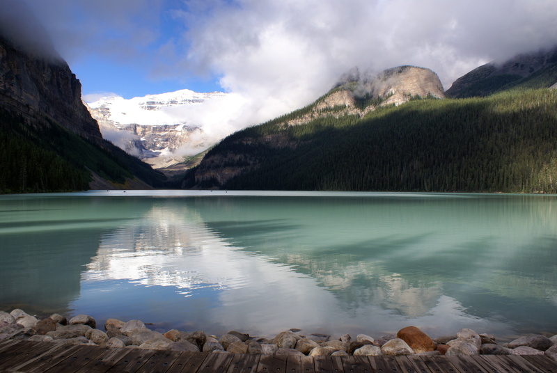 beautiful, 4K, glacial lake, Canada, Lake Louise, Banff national Park, surrounded by the majestic Rocky mountains