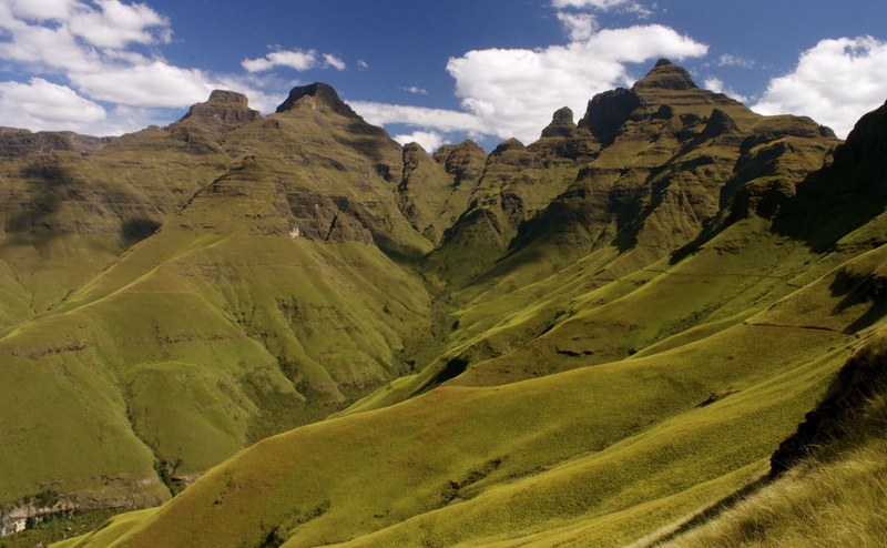 peak, mountains, mountain peak, nature, mountain, green color, beauty in nature, cathedral, no people, travel destinations, southafrica, mountain ridge