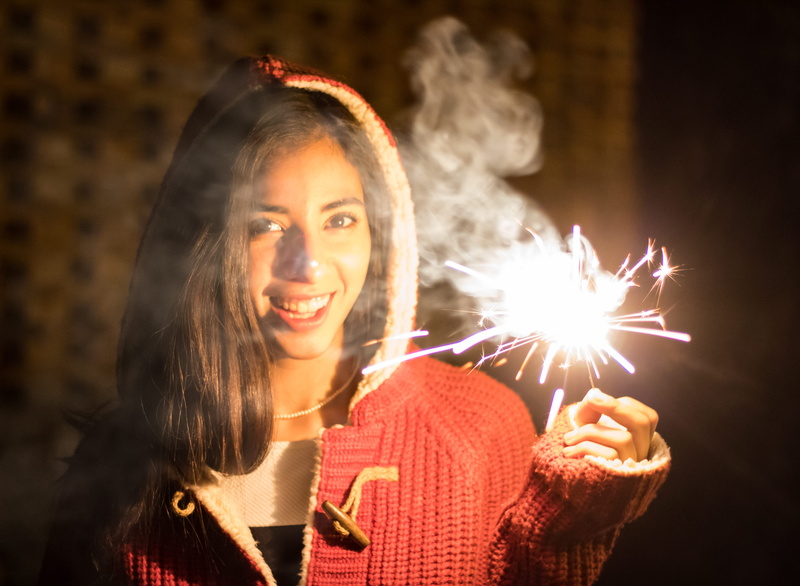 firework, noche, portrait, hair, linda, excitement, glowing, brunnete, happiness, hairstyle, mujer, zapopan, las fuentes, beauty, celebration, stars, sparks