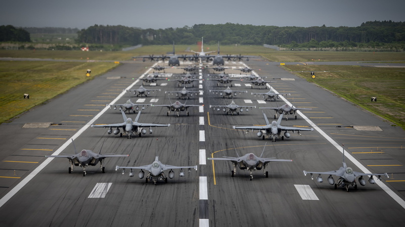 jet fighter, McDonnell Douglas F/A-18 Hornet, Lockheed C-130 Hercules, 4K, military aircraft, General Dynamics F-16 Fighting Falcon, Lockheed Martin F-22 Raptor
