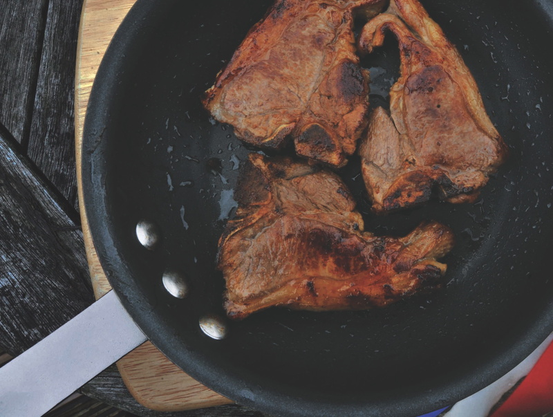 pork, pan, pork chops, healthy eating, no people, snack, serving size, pork chop, food, still life, high angle view, fried, meat, freshness, frying pan