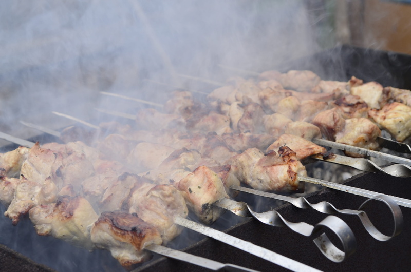 on the nature, preparing food, vacation, food, smoke, grilled, still life, no people, skewers, kitchen utensil, freshness, outdoors, Shish Kebab, white meat