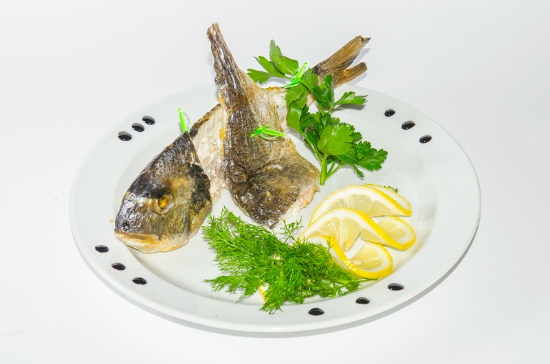 indoors, skewers, plate, meat, lemon, herb, animal, 4K, dinner, meal, close-up, vertebrate, food and drink, white background, shish kebab, coals, food