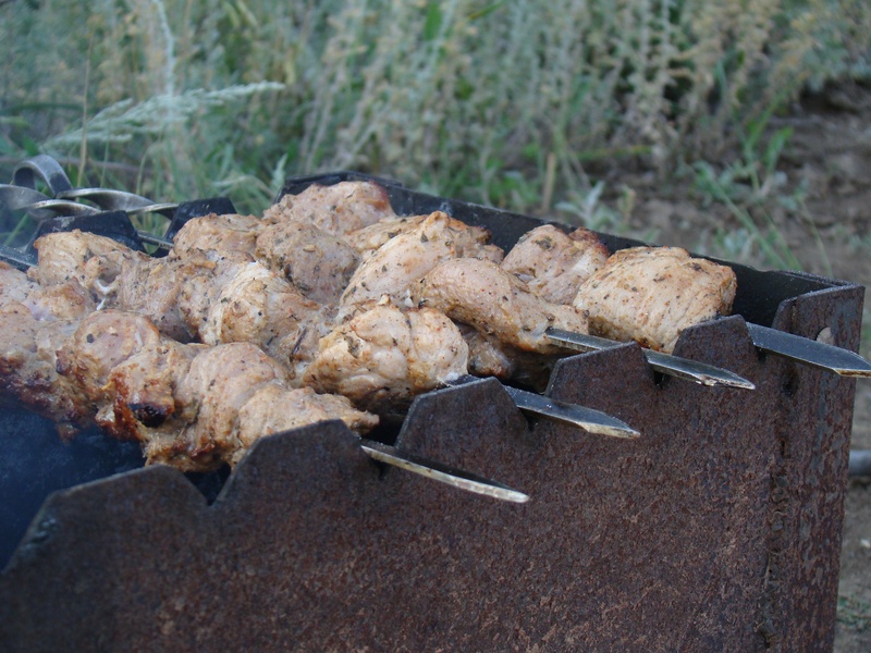 barbecue grill, 2K, meat, no people, still life, summer, kitchen utensil, outdoors, preparation, barbecue, preparing food, on the nature, high angle view