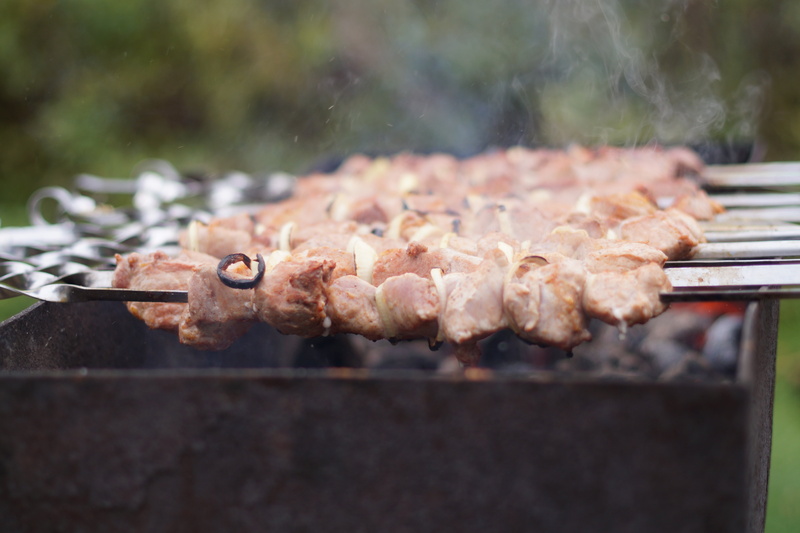 fried meat, close-up, skewer, food, barbecue, food and drink, cocktail stick, grill, freshness, preparing food, 5K, smoke - physical structure, bbq, heat - temperature