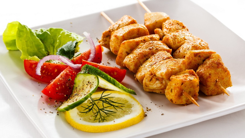ready-to-eat, tray, Spices, savory sauce, lunch, dinner, pub food, food and drink, Tomato, vegetable, Shish kebab, Cucumber, chicken, fried, citrus fruit