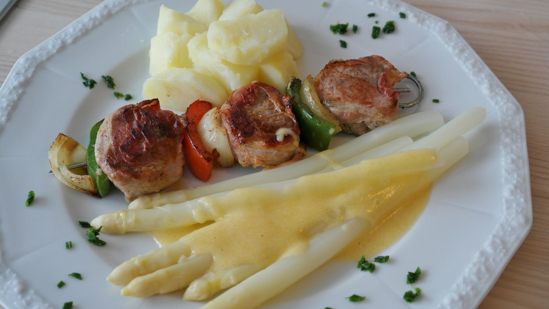 eat potatoes, meat, sausage, bacon, spit hunger, italian food, tasty, healthy eating, 5K, breakfast, asparagus, shish kebab, onion, potato, cook, food and drink