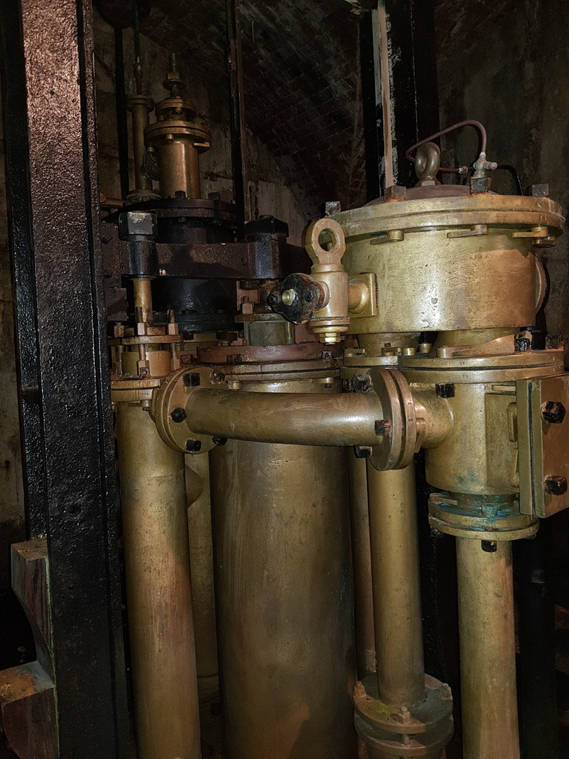 machinery, old, equipment, abandoned, pump, machine part, technology, instrument of measurement, manufacturing equipment, water, no people, industrial equipment