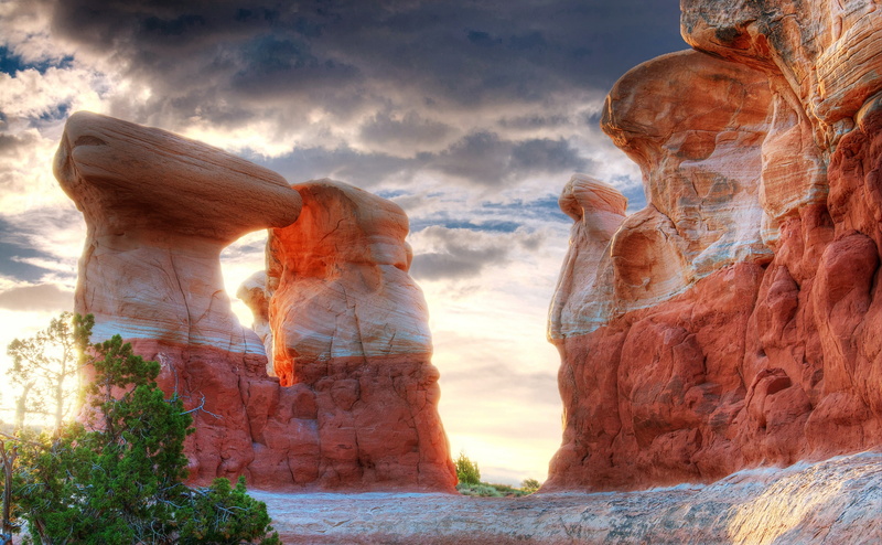 physical geography, Monument, sky, outdoors, Utah, no people, tranquility, travel, rock formation, solid, beauty in nature, Valley, nature, tranquil scene