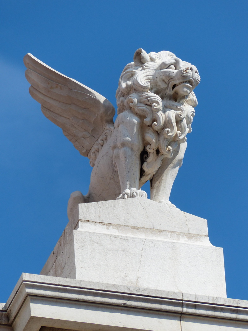 human representation, art and craft, sunlight, day, low angle view, Pegasus, clear sky, 4K, Lion, markus löwe, craft, representation, nature, angel, Statue