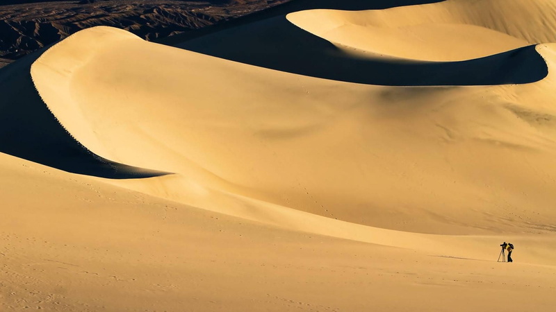 photography, leisure activity, 1080P, environment, land, landscape, arid climate, desert, climate, one person, dune, nature, remote, sand dune, real people