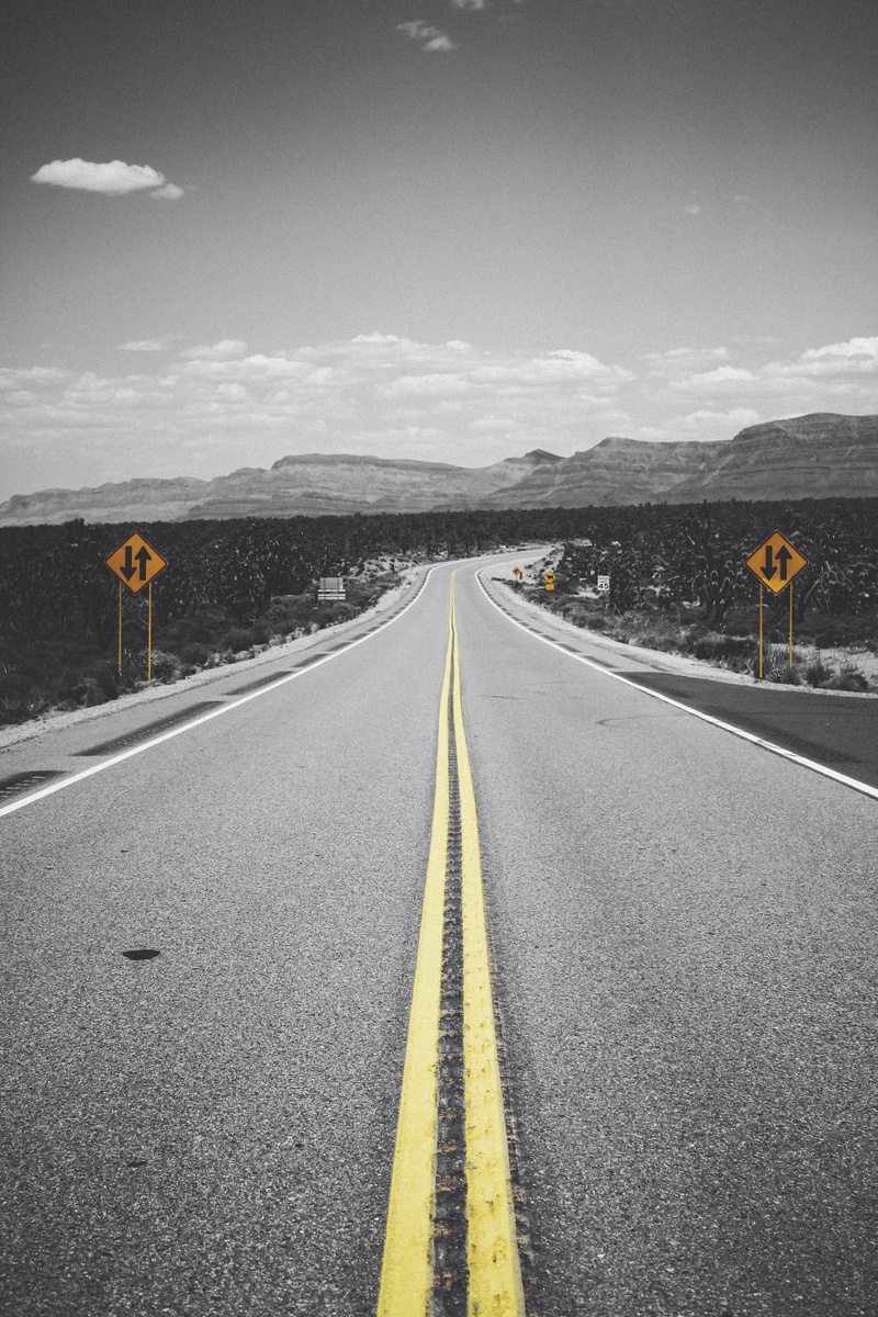road sign, symbol, roadways, 5K, updown, direction, dividing line, sign, day, no people, vanishing point, mountain, road marking, west rim trail, grand canyon village