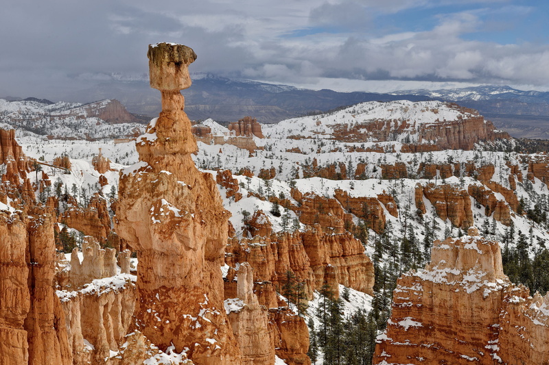 formations, american west, rock hoodoo, rock, bryce canyon national park, hoodoos, utah, landscape, mountain range, 2K, solid, outdoors, formation, crimson-colored