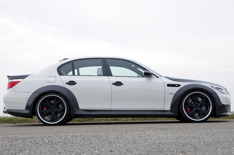 transportation, wheel, driving, luxury, rs, design, side view, auto racing, motion, road, stationary, bmw, 720P, racecar, motor vehicle, street, day, mode of transportation