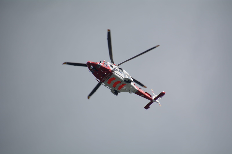 on the move, aircraft, full length, day, nature, no people, airplane, flying, sky, mode of transportation, 5K, transportation, clear sky, mid-air, red