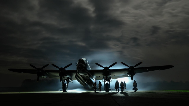 propeller, airport, outdoors, aviation, airplane, aircraft, real people, air travel, people, nature, 1080P, army, aerospace industry, flight, night, plane