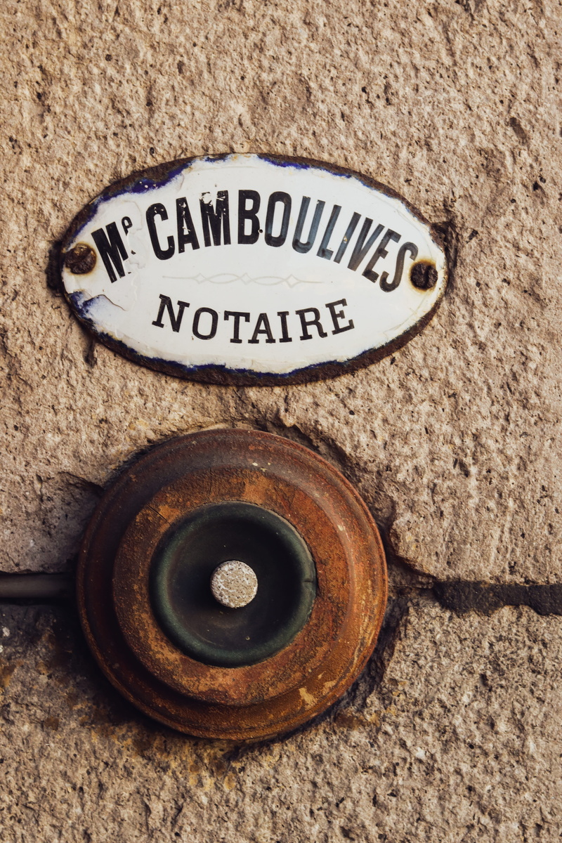 metal, wheel, close-up, logo, entrance, round, tire, rust, drain, no people, information, antique bell, rusty, bronze, day, hole, indoors, bell, textured