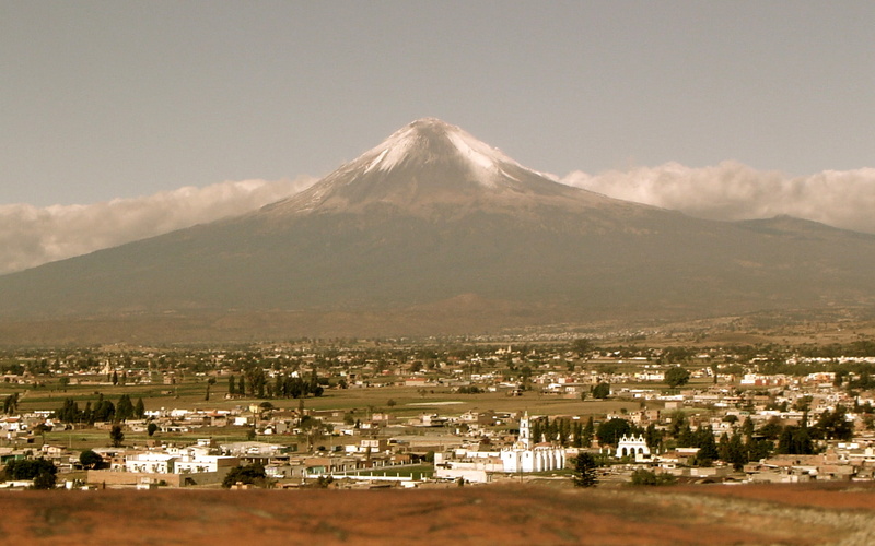 land, architecture, building, built structure, outdoors, mountain, building exterior, beauty in nature, cholula, residential district, day, 1080P, cloud - sky