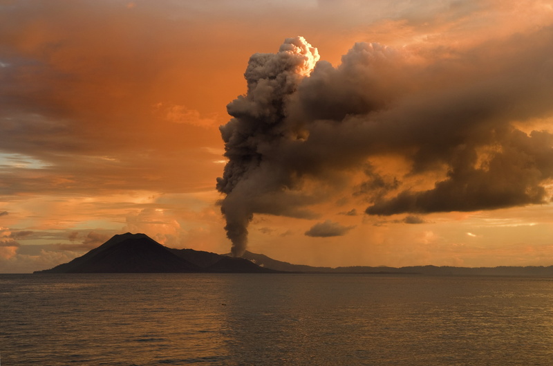 tranquil scene, no people, eruption, Papua New Guinea, power, Horizon, water, outdoors, smoke, air pollution, cloud - sky, beauty in nature, Hill, environment