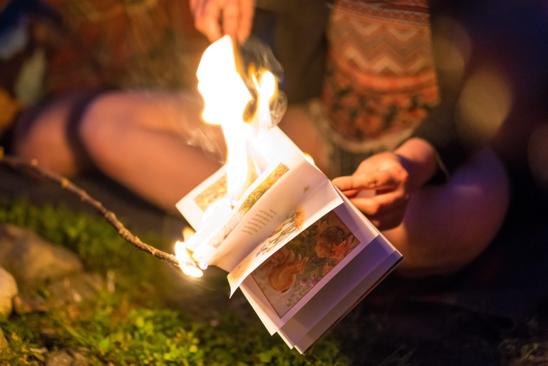 nature, lifestyles, human hand, flames, midsection, burning, flame, fire - natural phenomenon, 5K, holding, women, close-up, outdoors, adult, focus on foreground