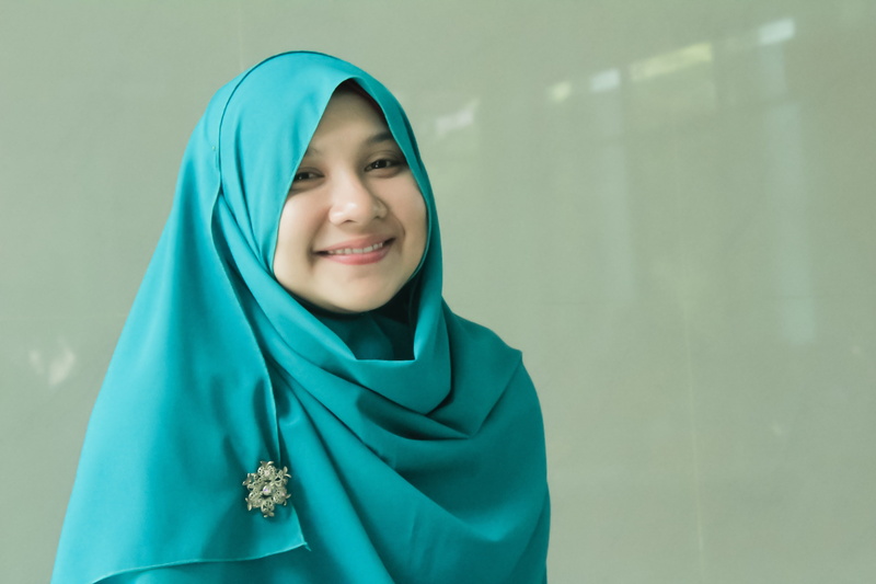 2K, headscarf, hijab, women, headshot, portrait, beautiful woman, looking at camera, indonesian, girl, gorgeous, hood - clothing, smiling, veil, muslim