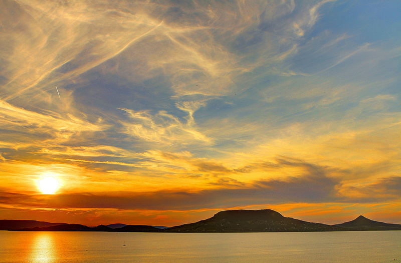 landscapes, dawn, lake, water, hill, hour, romantic sky, lake balaton, nobody, body of water, landscape, panorama, tranquility, sunset, mountain, 5K, sky