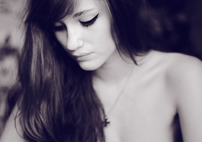 looking down, young women, front view, focus on foreground, hairstyle, depression - sadness, hair, Ruxandra Gabriela, portrait, human face, young adult